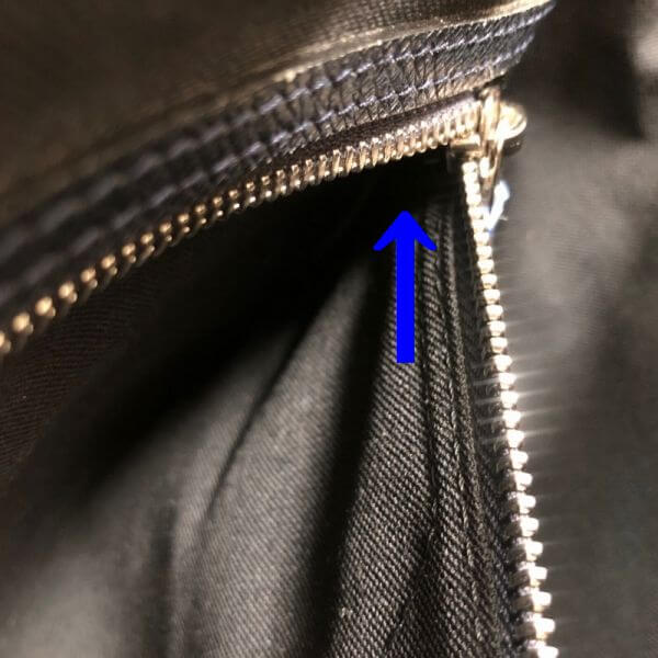 LOUIS VUITTON/ルイヴィトン ショルダーバッグ ミロ M32632 タイガ シリアルの場所(寄りの画像)