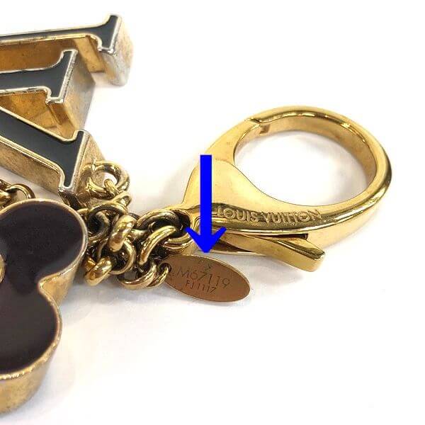 LOUIS VUITTON/ルイヴィトン キーホルダー・キーリング フルール・ドゥモノグラム M67119 シリアルの場所(引きの画像)