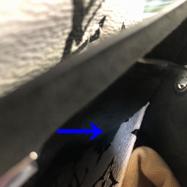 LOUIS VUITTON/ルイヴィトン リュックサック・バックパック ホットスプリングス ミニ M53637 ヴェルニ シリアルの場所(寄りの画像)