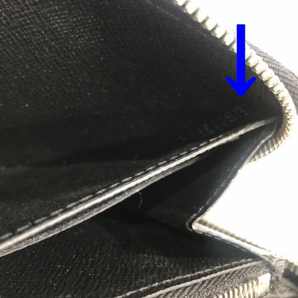 LOUIS VUITTON/ルイヴィトン ラウンドファスナー 財布 ポルトフォイユ・クレマンス M60915 エピ シリアルの場所(寄りの画像)