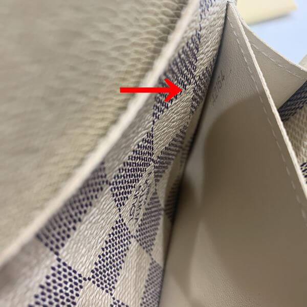 LOUIS VUITTON/ルイヴィトン ホック式 財布 ポルトフォイユ・エミリー N63546 ダミエ シリアルの場所(寄りの画像)