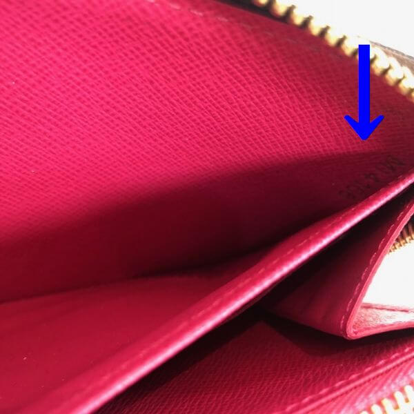 LOUIS VUITTON/ルイヴィトン ラウンドファスナー 財布 ジッピーウォレット ラブロック M64116 モノグラム シリアルの場所(寄りの画像)