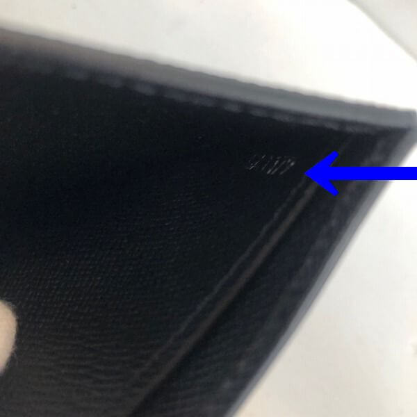 LOUIS VUITTON/ルイヴィトン 2つ折り 財布 ポルトフォイュ マルコ M62289 エピ シリアルの場所(寄りの画像)