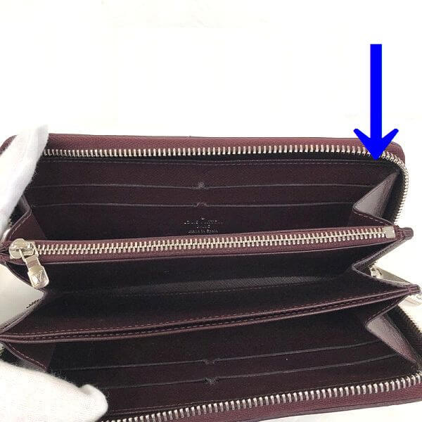 LOUIS VUITTON/ルイヴィトン ラウンドファスナー 財布 エレクトリック ジッピーウォレット M60314 エピ シリアルの場所(引きの画像)