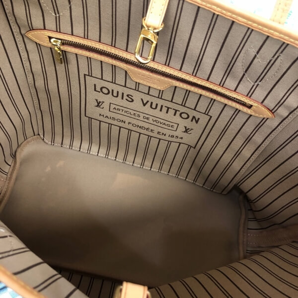 LOUIS VUITTON/ルイヴィトン ハンドトートバッグ ネヴァーフルMM M40995 モノグラム 中身または上からの写真