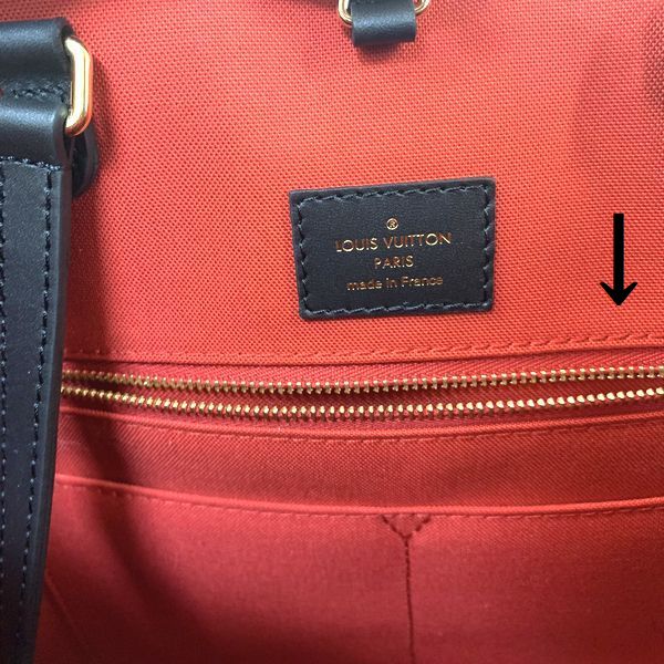 LOUIS VUITTON/ルイヴィトン 2wayバッグ オンザゴー MM M45321 モノグラム シリアルの場所(引きの画像)